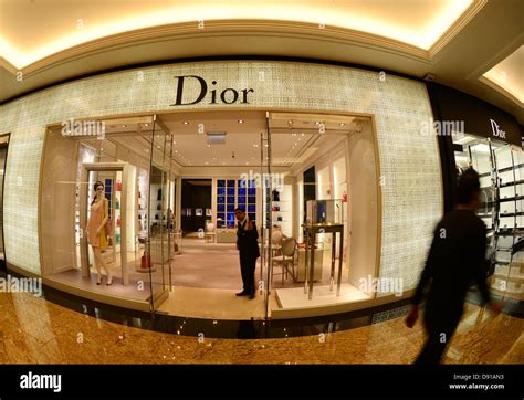 Shop Dior for Women Online in Dubai, Abu Dhabi 